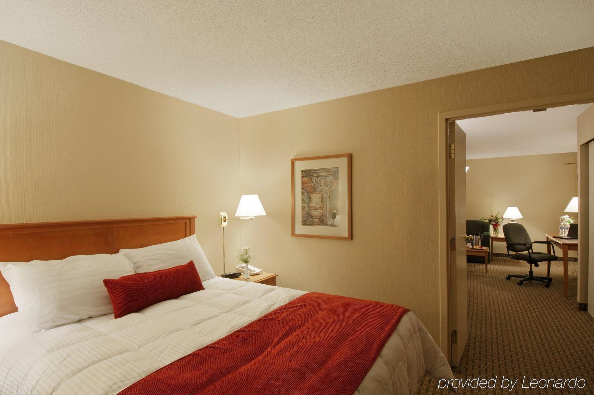 Holiday Inn Ottawa East, An Ihg Hotel Zewnętrze zdjęcie